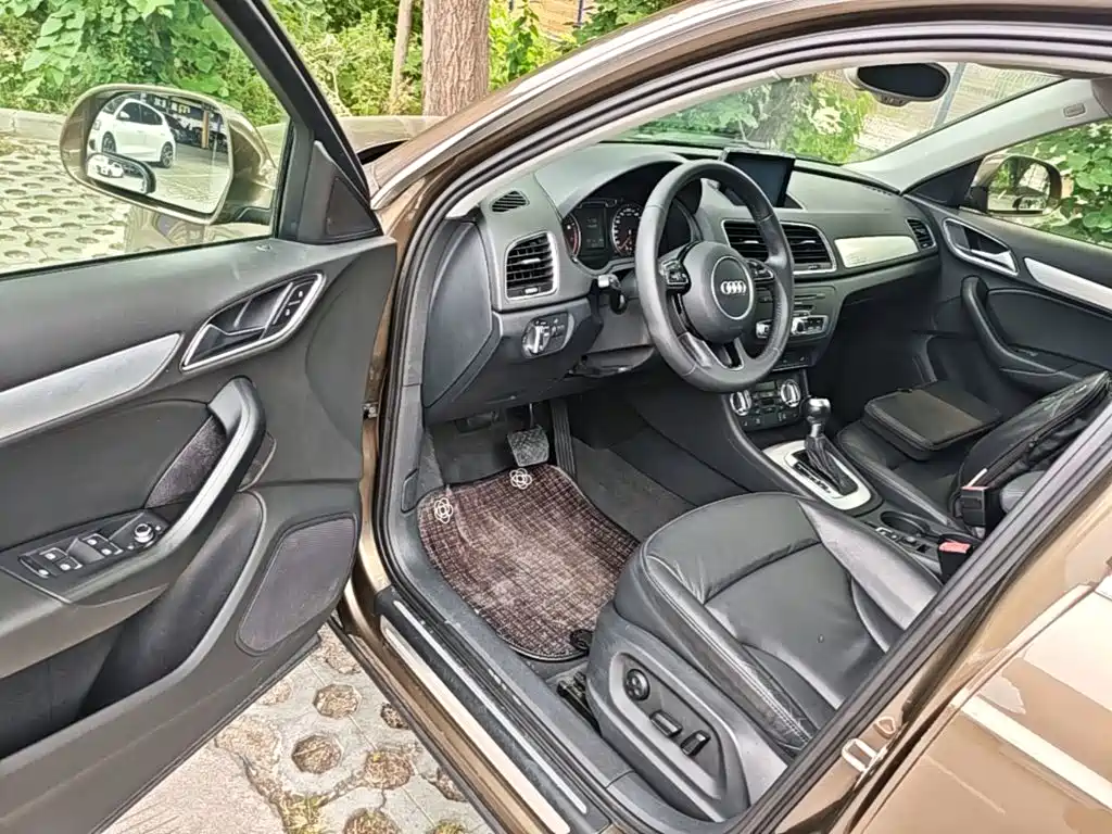Audi Q3 2014 — фото 16