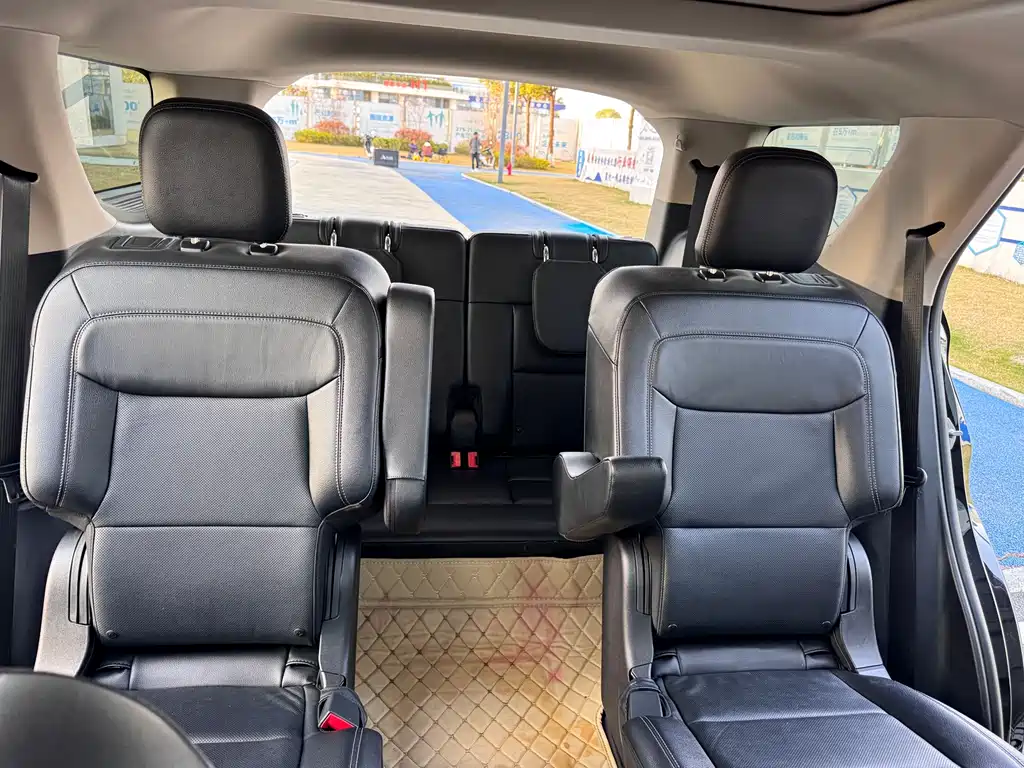 Ford Explorer 2022 — фото 12