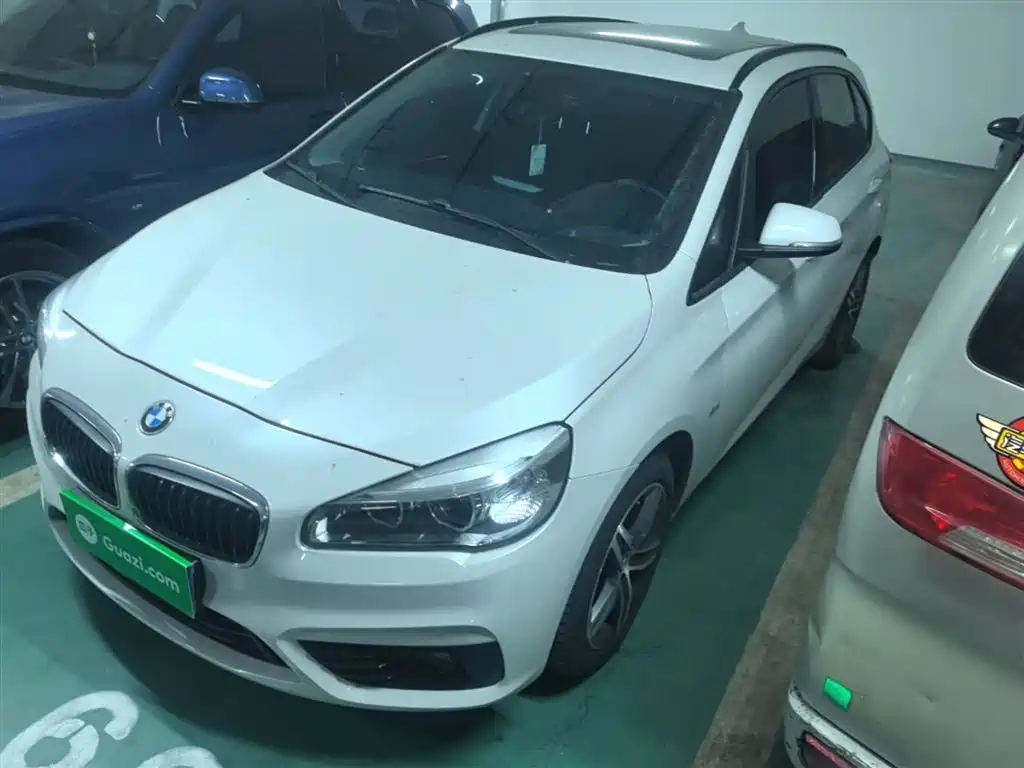 BMW 2 Series Active Tourer 2017 — фото 2