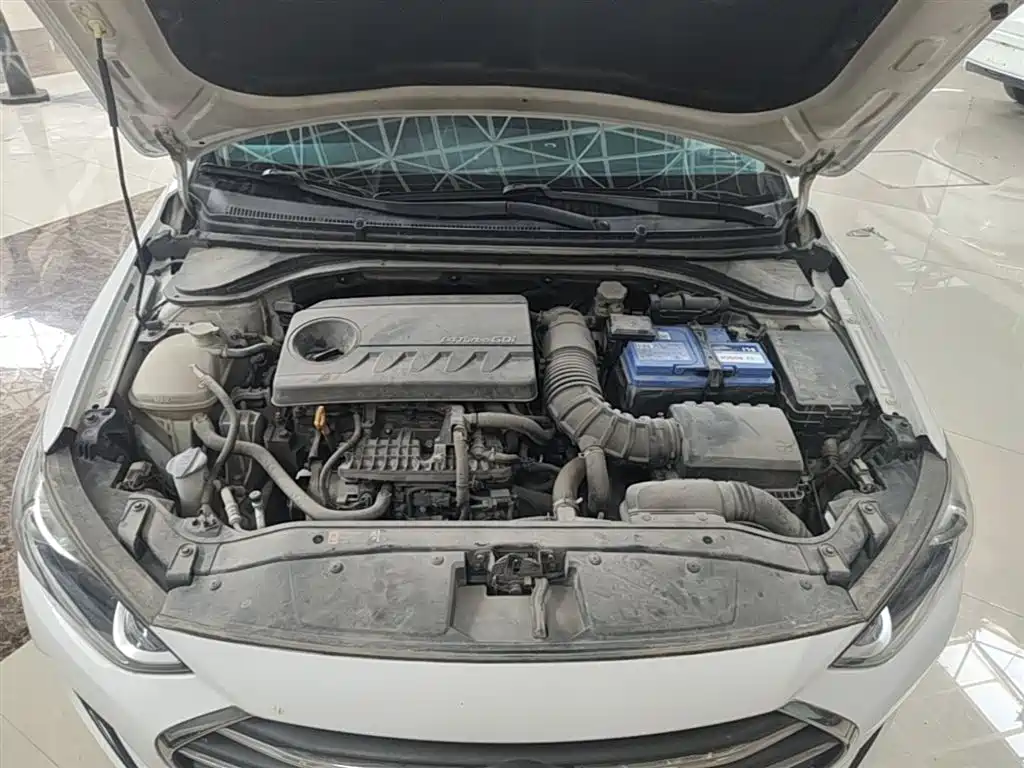 Hyundai Elantra 2016 — фото 20