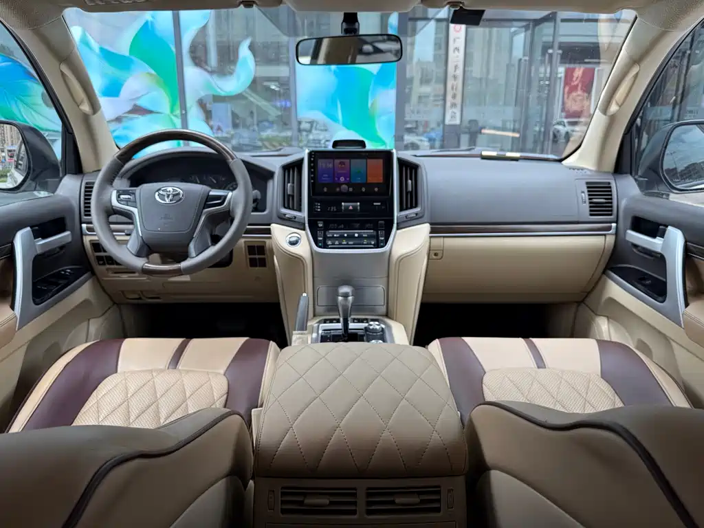 Toyota Land Cruiser 2018 — фото 14