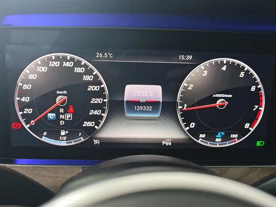 Mercedes-Benz E-Class 2019 — фото 14