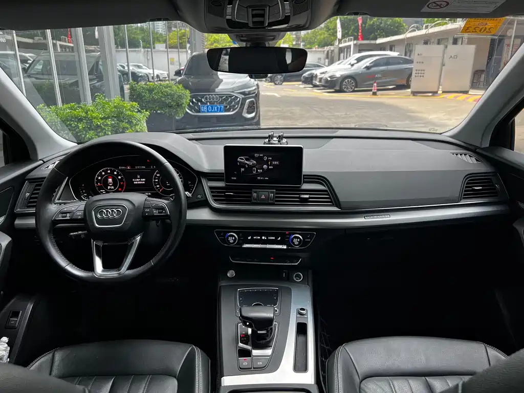 Audi Q5L 2021 — фото 10