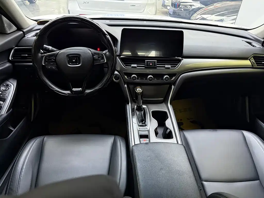 Honda Accord 2019 — фото 10