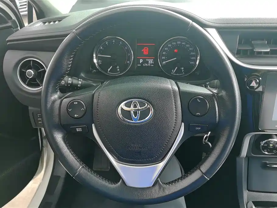 Toyota Corolla 2018 — фото 14