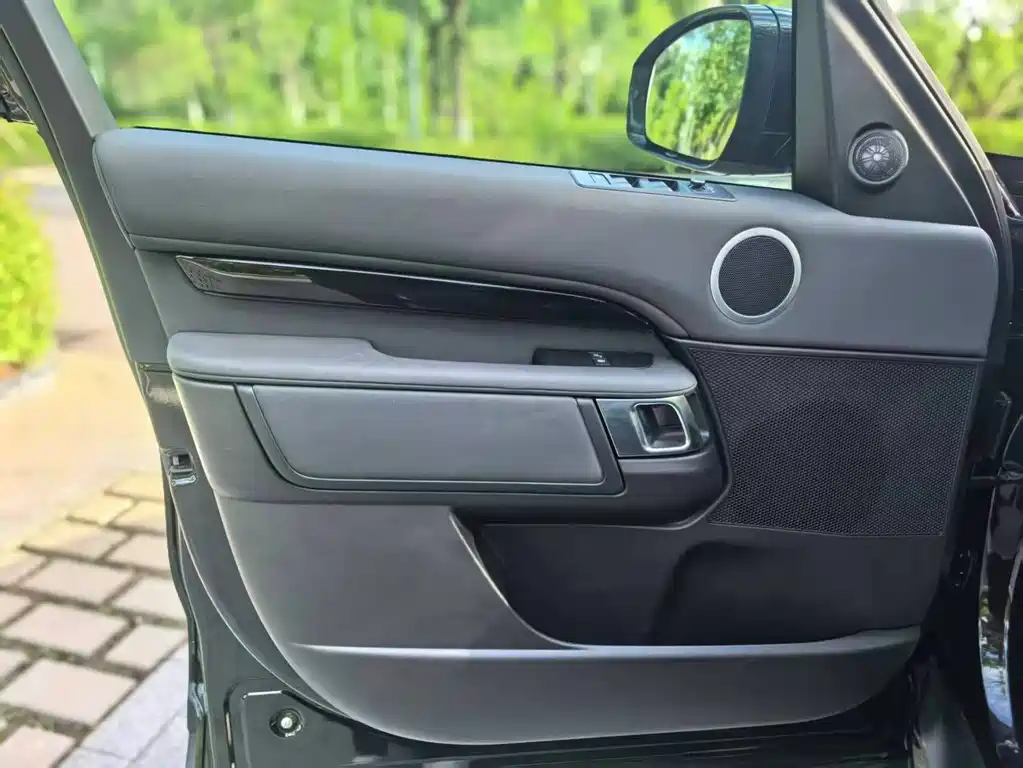 Land Rover Discovery 2018 — фото 4