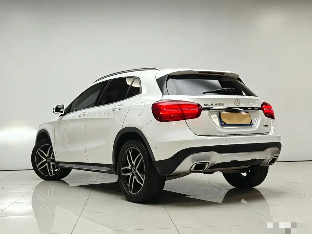 Mercedes-Benz GLA 2018 — фото 18