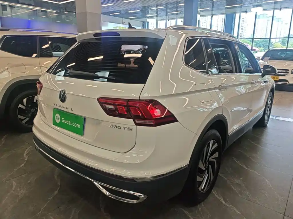 Volkswagen Tiguan L 2023 — фото 7
