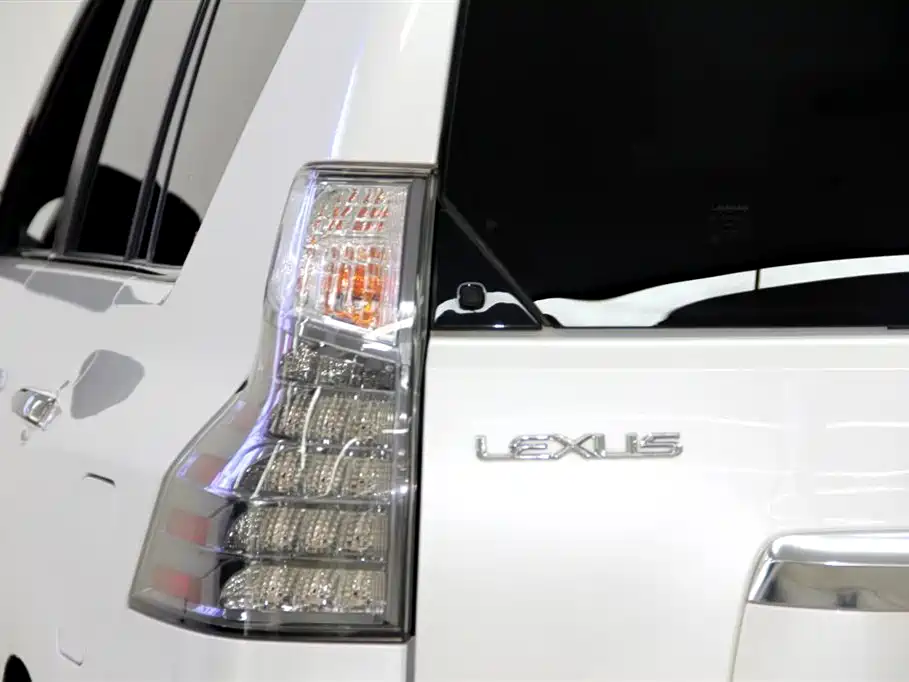 Lexus GX 2022 — фото 32