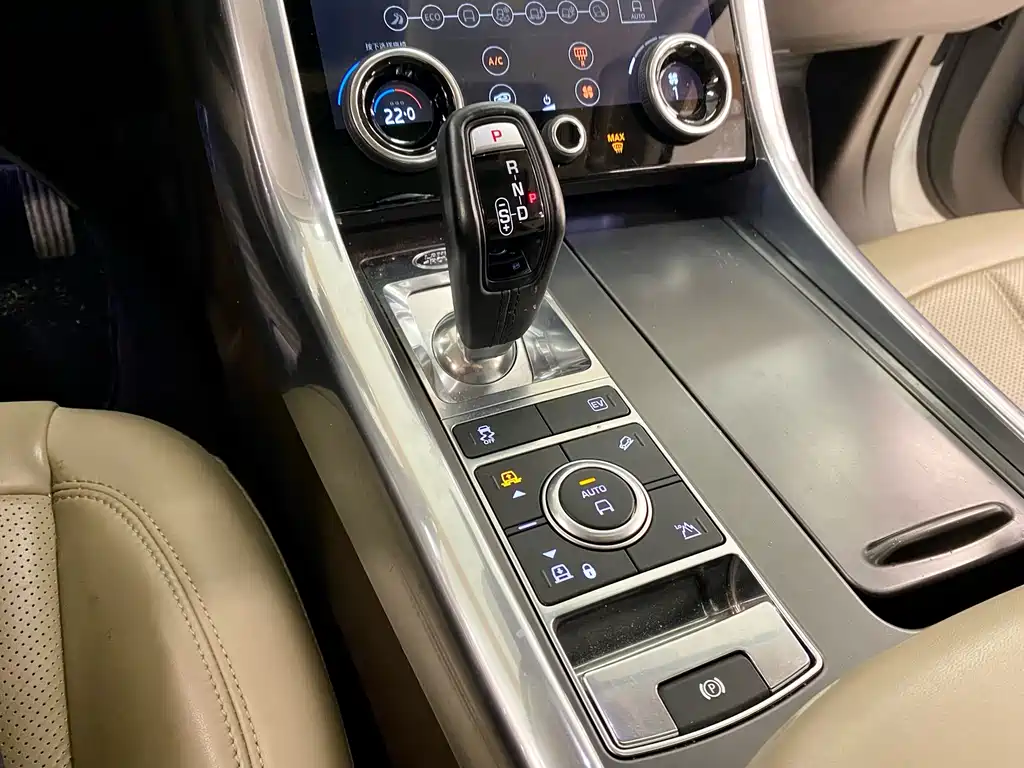Land Rover Sport PHEV 2022 — фото 11