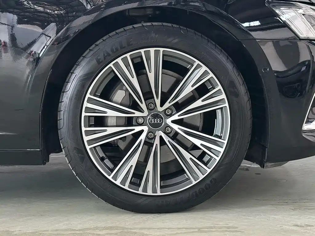 Audi A6L 2023 — фото 17