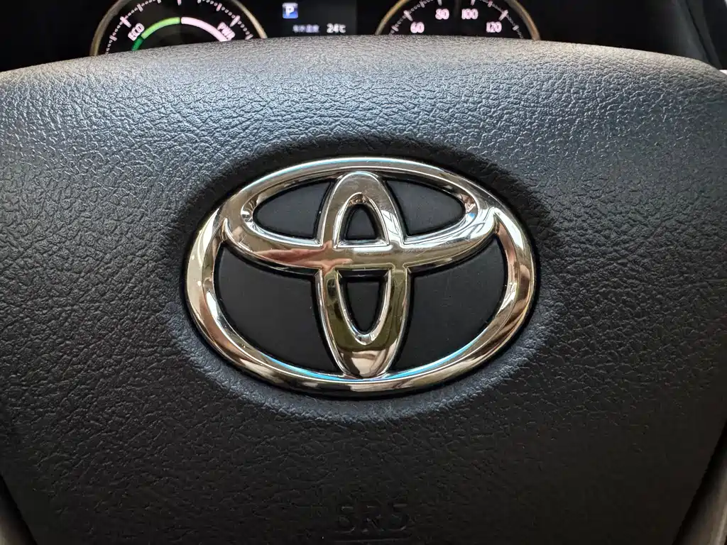 Toyota Vellfire 2023 — фото 23