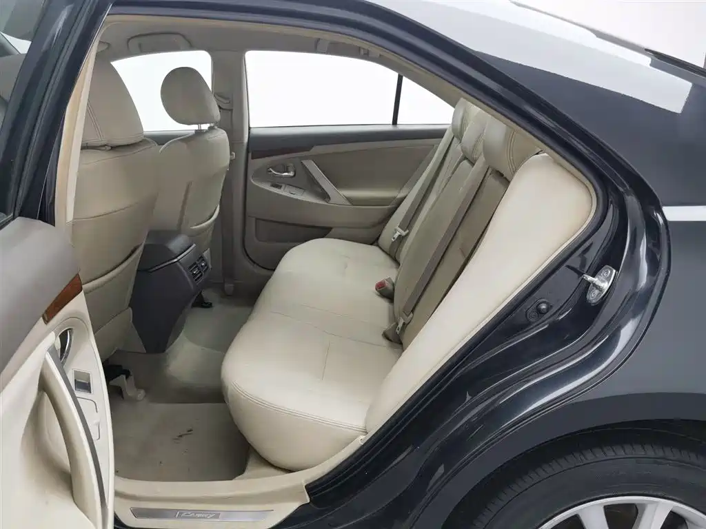 Toyota Camry 2016 — фото 15