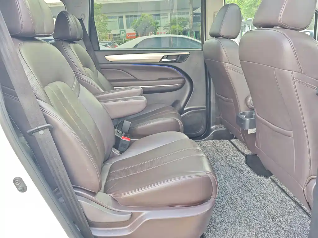 GAC Motor Trumpchi M6 2019 — фото 13