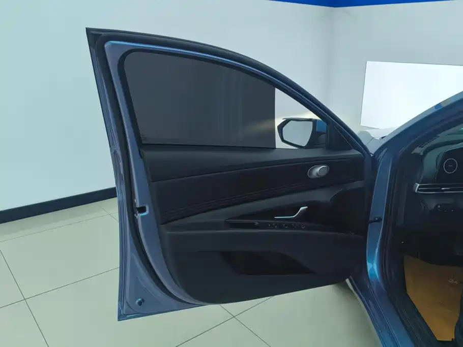Hyundai Elantra 2024
