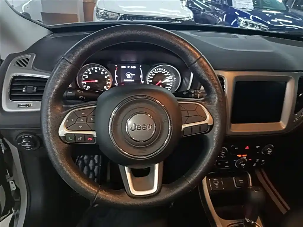 Jeep Compass 2020 — фото 11