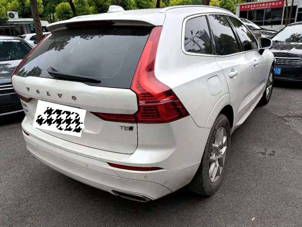 Volvo XC60 2018 — фото 9
