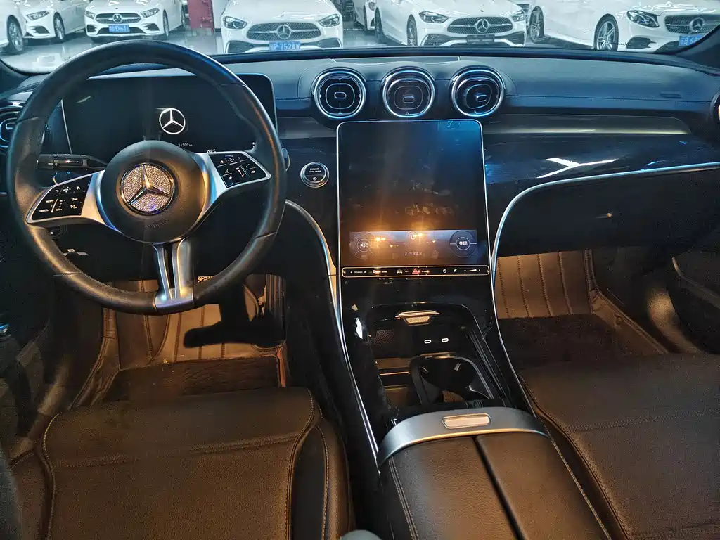 Mercedes-Benz C-Class 2023 — фото 11