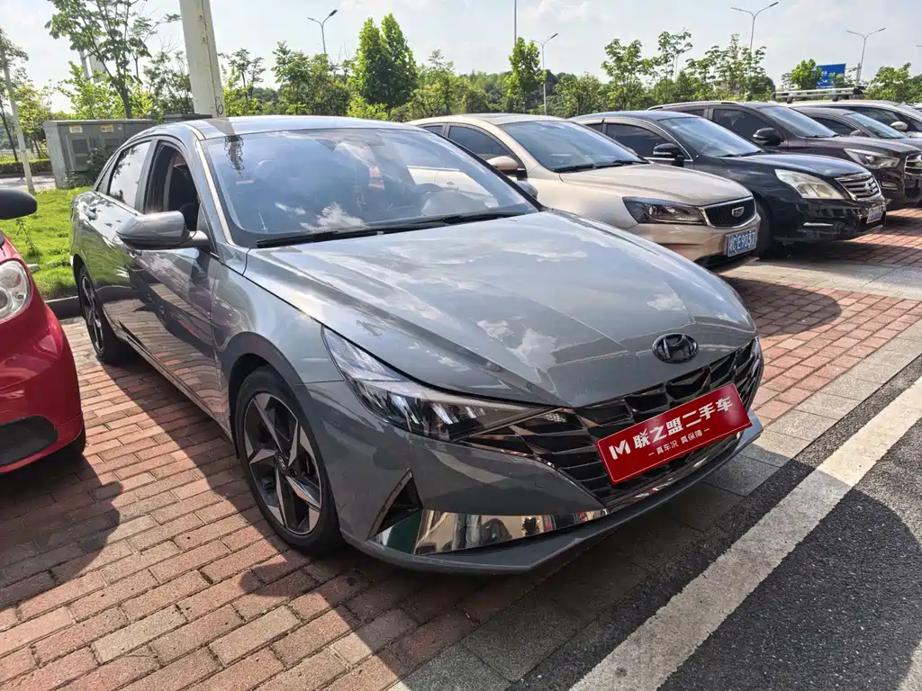 Hyundai Elantra 2023 — фото 3