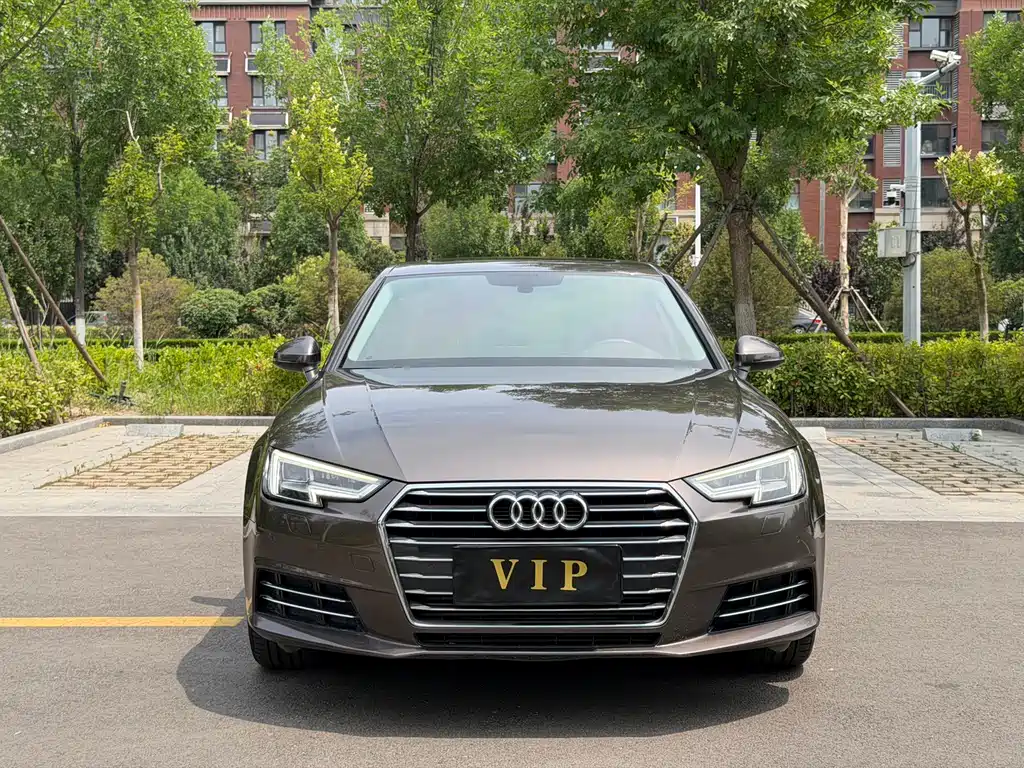 Audi A4L 2017 — фото 1