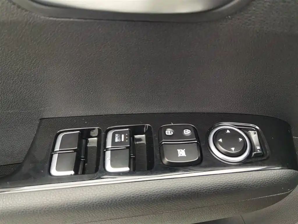 Kia KX3 2015 — фото 9