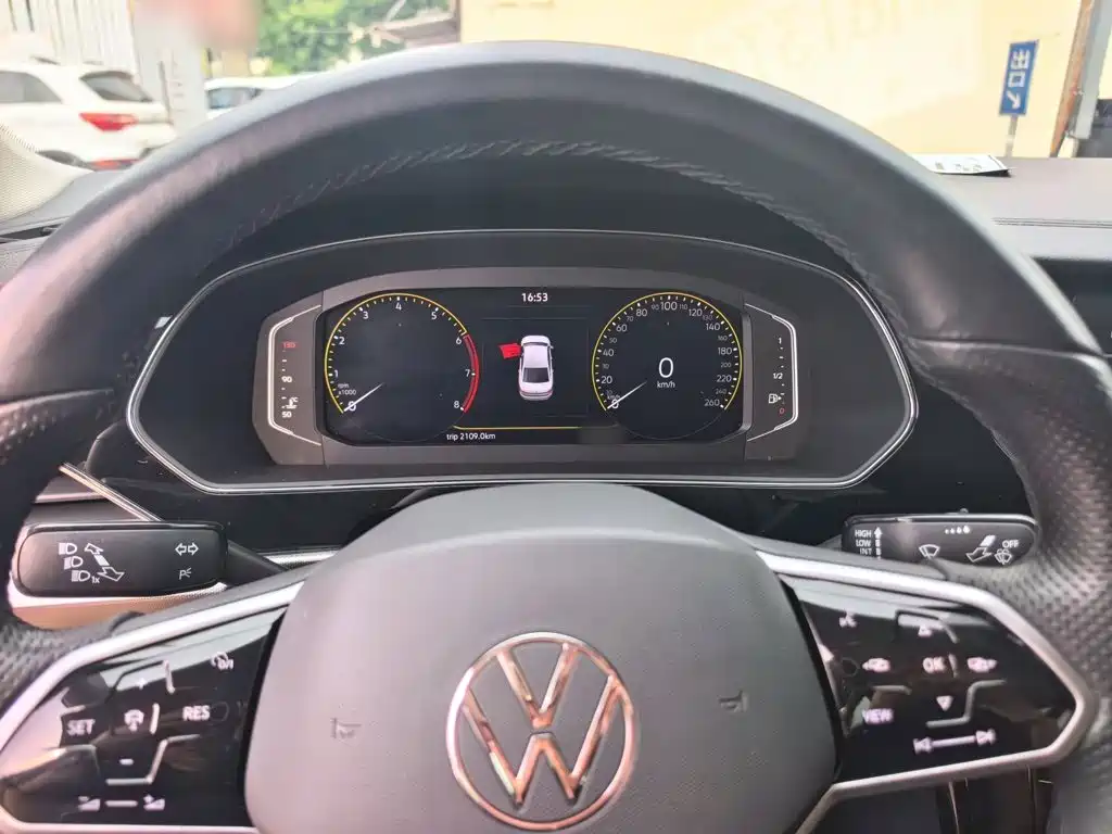Volkswagen Passat 2023 — фото 4