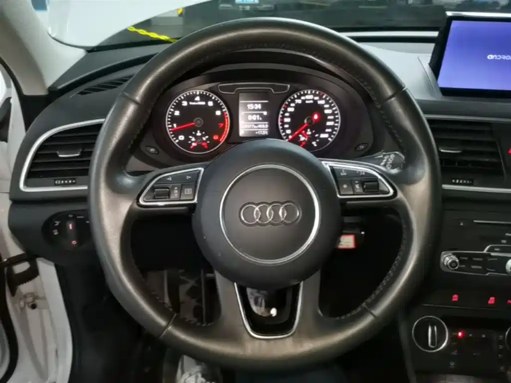 Audi Q3 2018 — фото 11