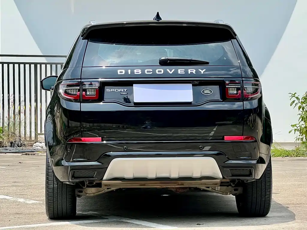 Land Rover Discovery Sport 2023 — фото 18