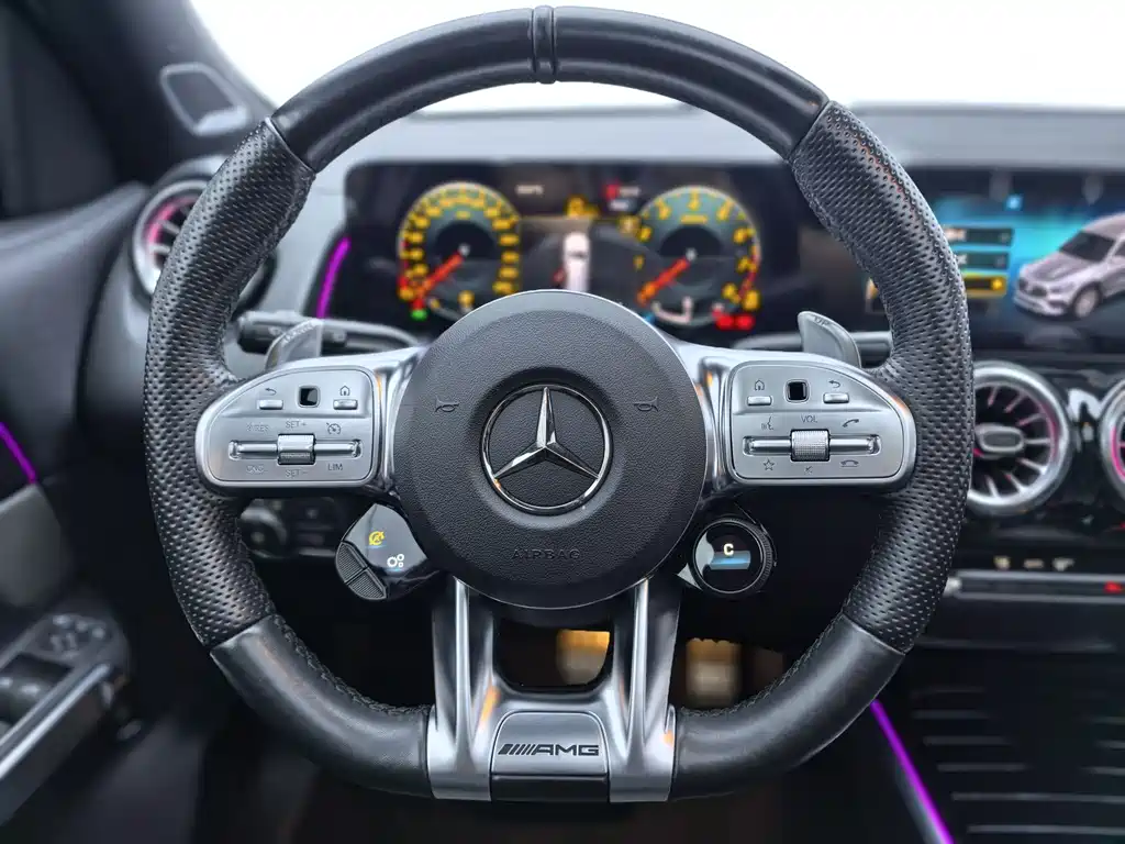 Mercedes-Benz GLB AMG 2023 — фото 7