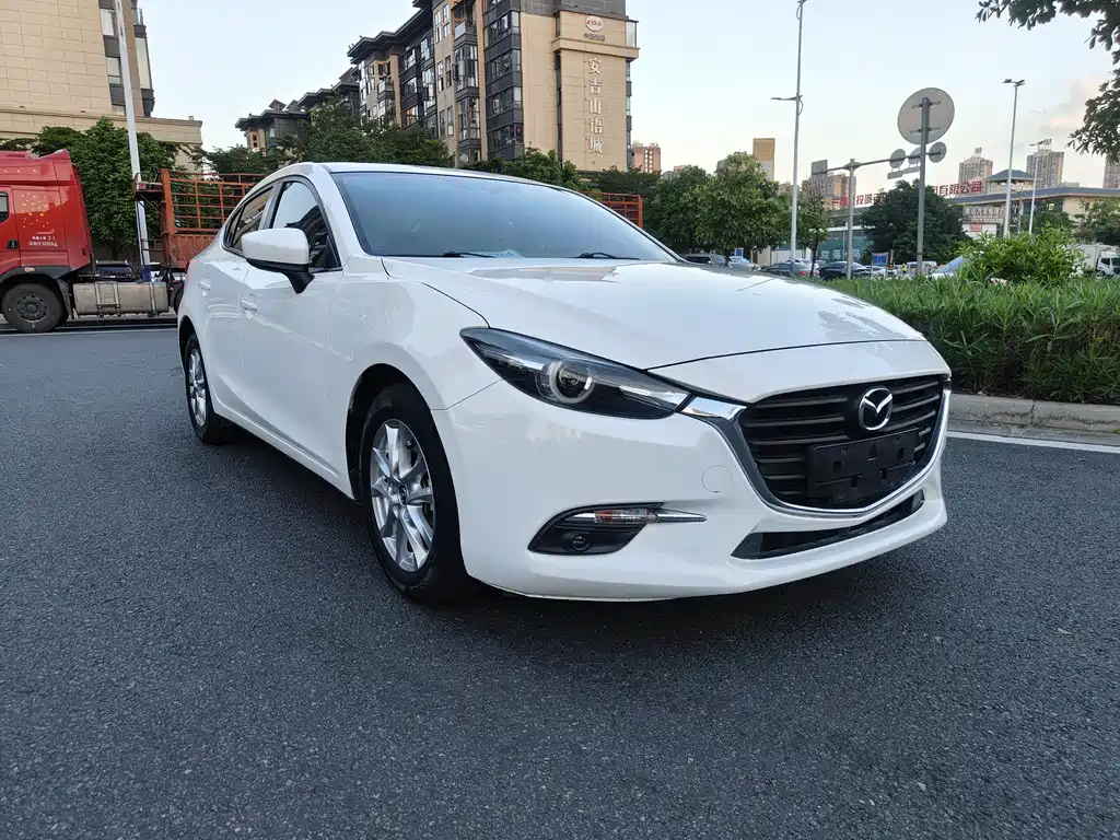 Mazda 3 Axela 2017 — фото 3
