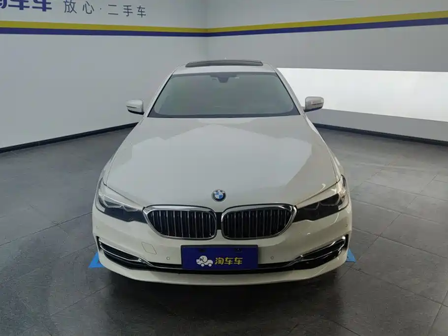 BMW 5 Series 2019 — фото 2