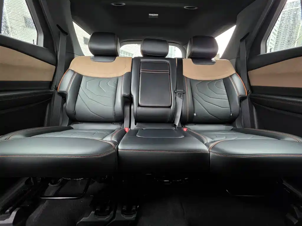 Ford Explorer 2025 — фото 16