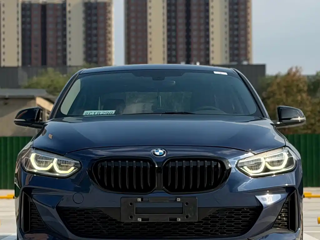 BMW 1 Series 2021 — фото 1