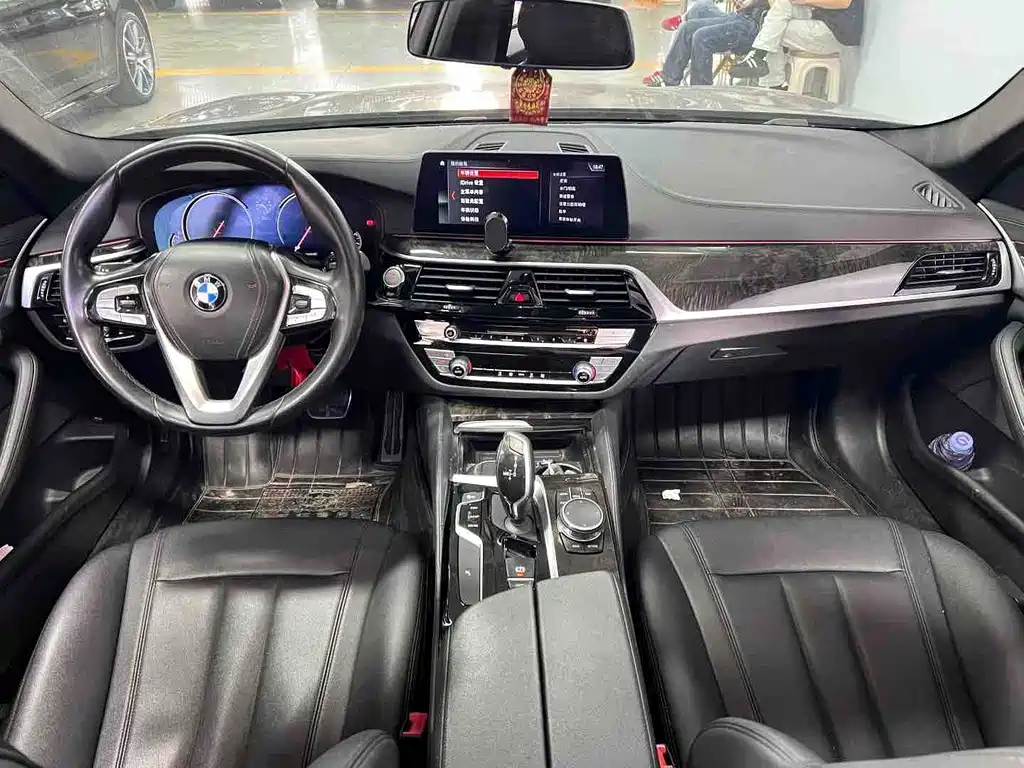BMW 5 Series 2018 — фото 5