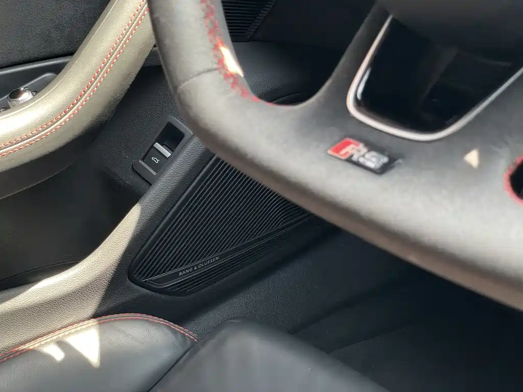 Audi RS 4 2021 — фото 14