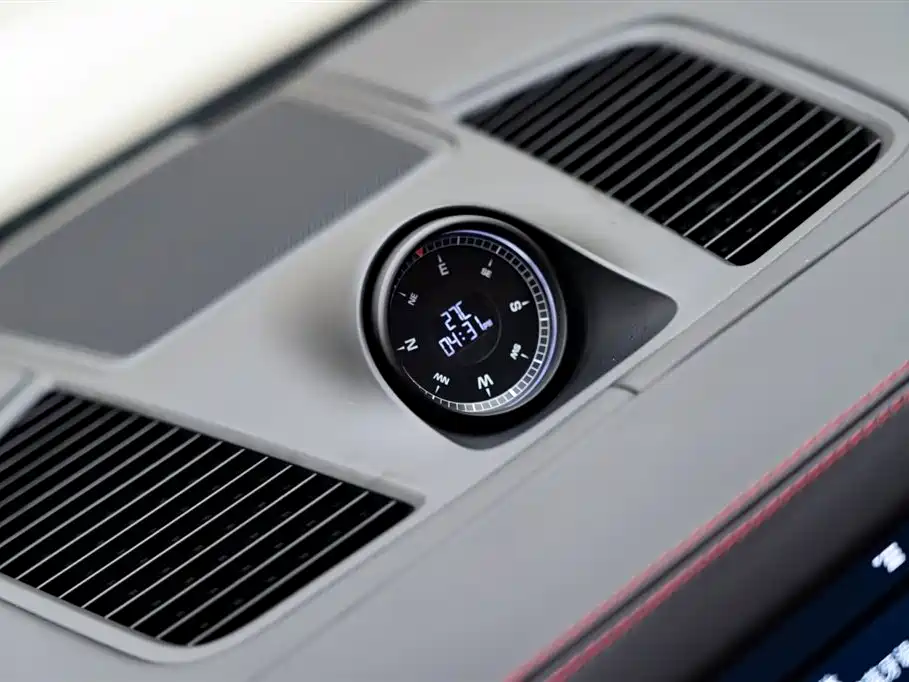 Porsche Cayenne 2020 — фото 19