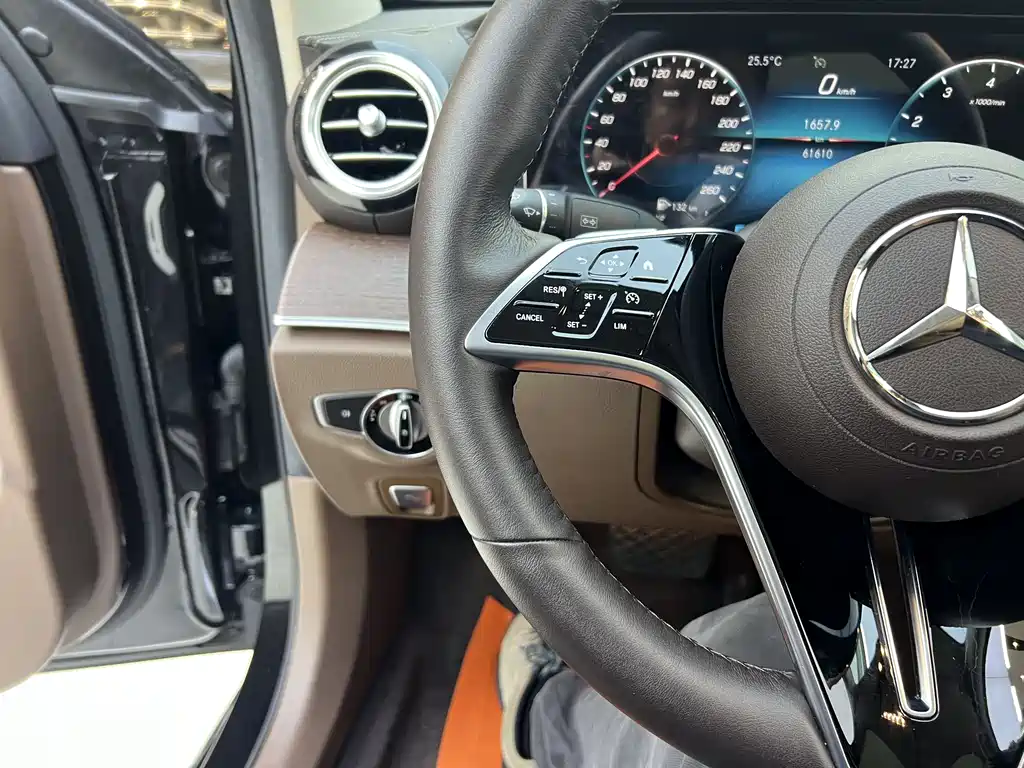 Mercedes-Benz E-Class 2022 — фото 16