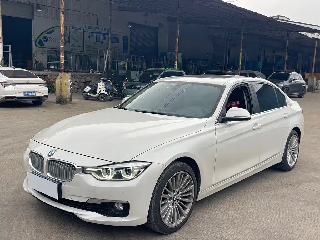 BMW 3 Series 2018 — фото 1