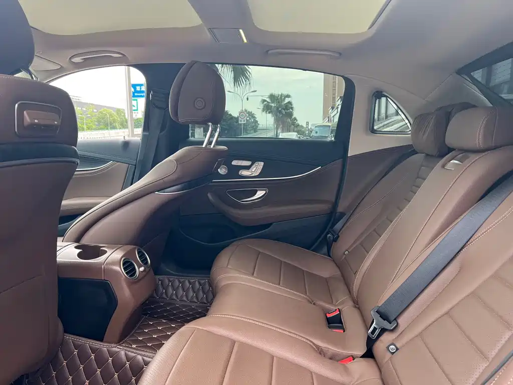 Mercedes-Benz E-Class 2020 — фото 11