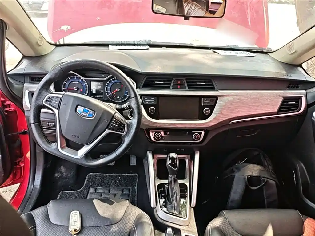 Geely Vision X3 2019 — фото 10