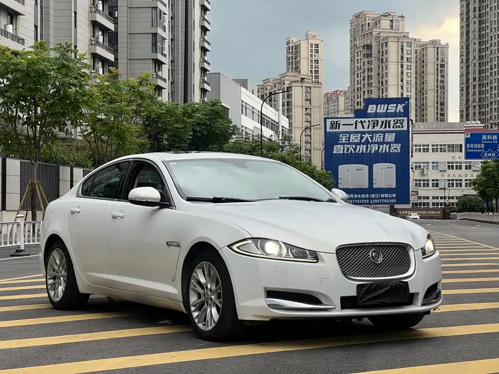Jaguar XF 2013 — фото 3