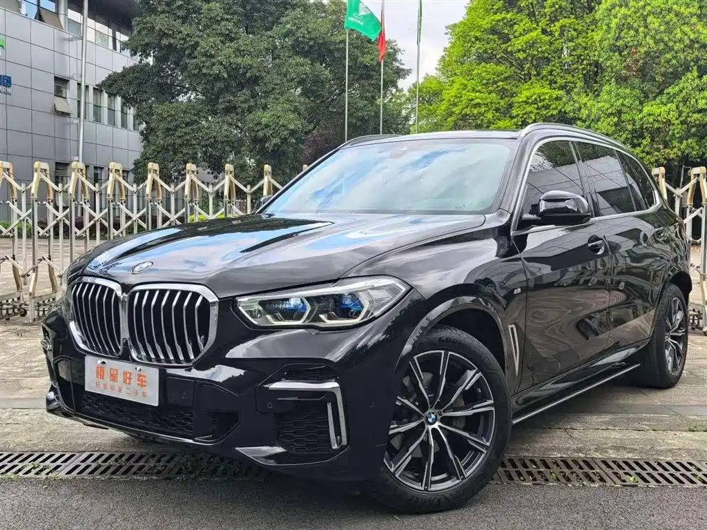 BMW X5 2022 — фото 1