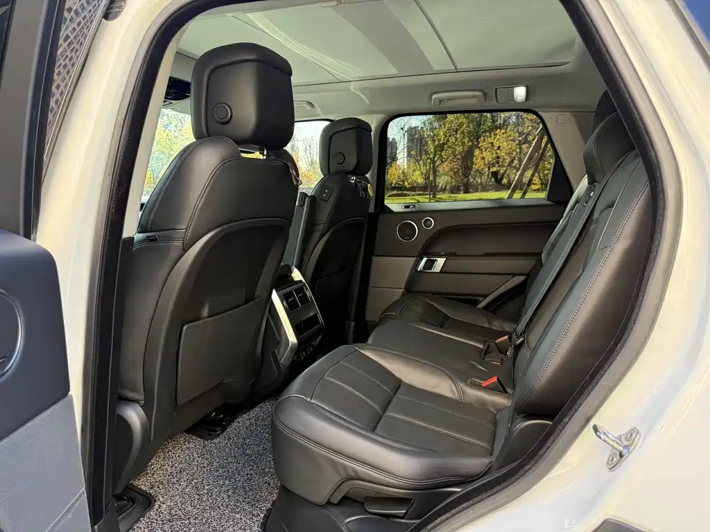 Land Rover Sport PHEV 2021 — фото 10