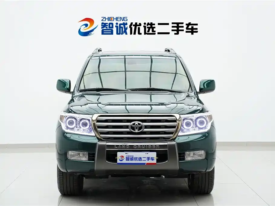 Toyota Land Cruiser 2010 — фото 2