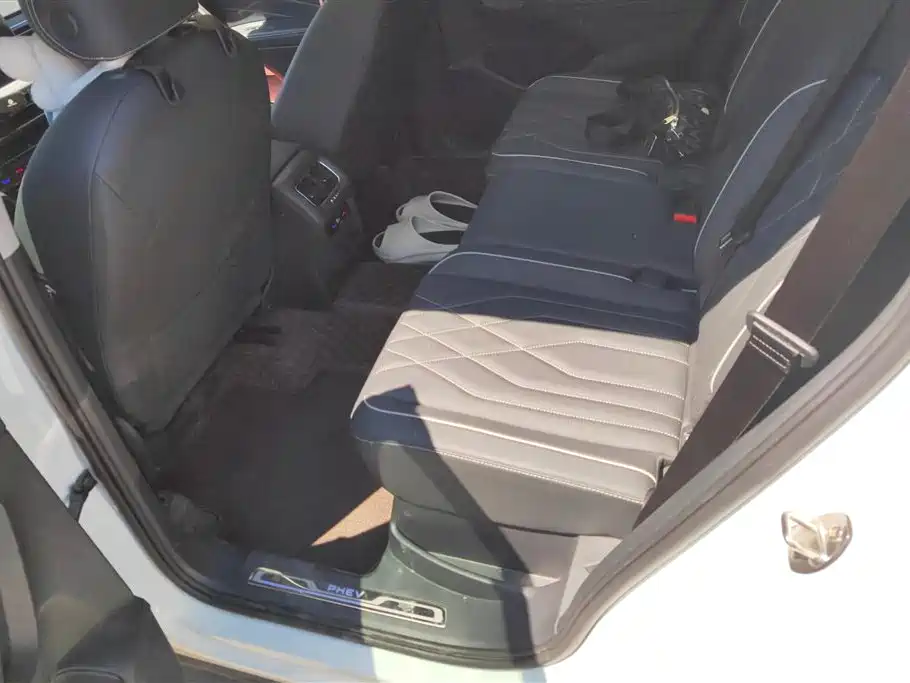 Volkswagen Tiguan L PHEV 2023 — фото 11