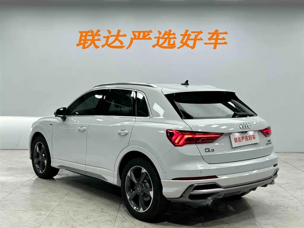 Audi Q3 2023 — фото 24