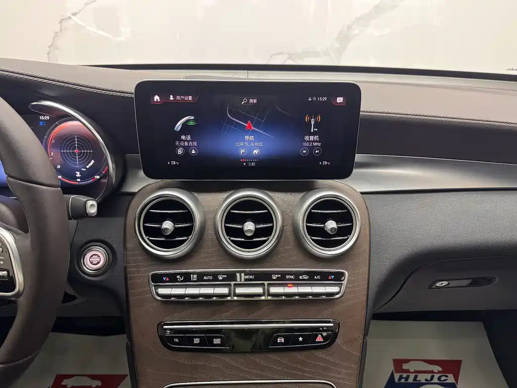 Mercedes-Benz GLC 2020 — фото 15