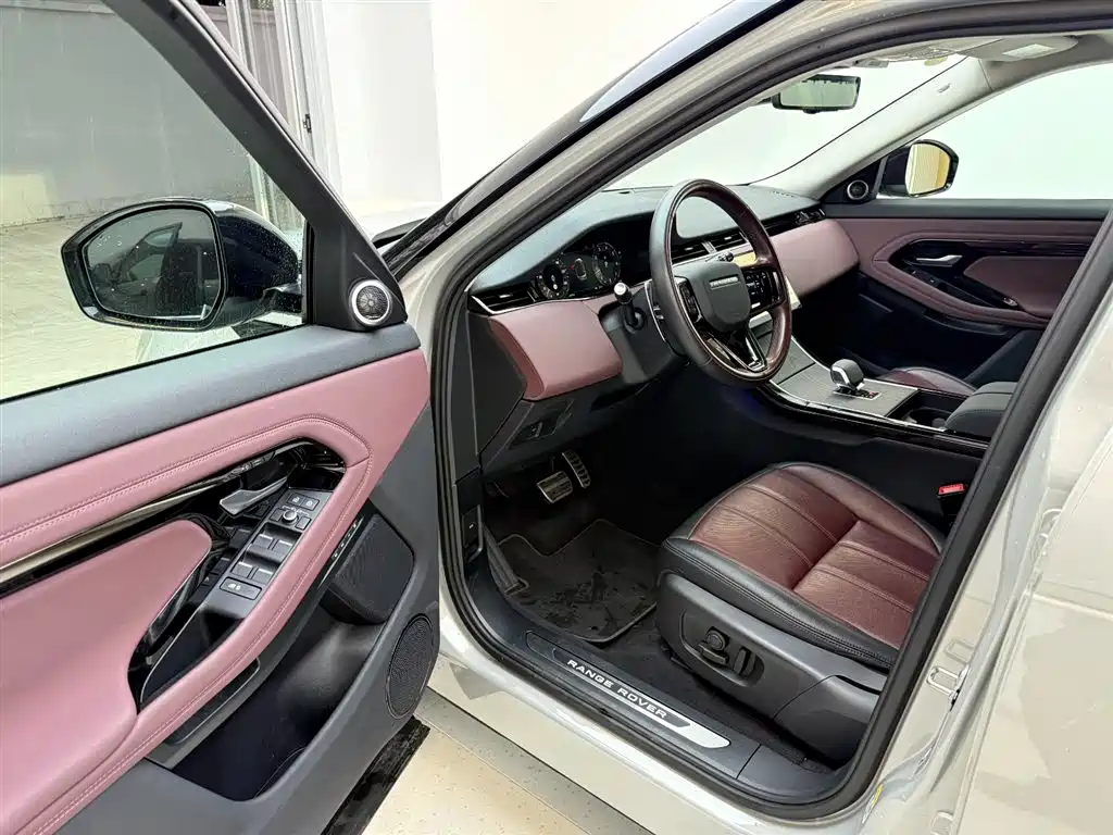 Land Rover Evoque 2024 — фото 10
