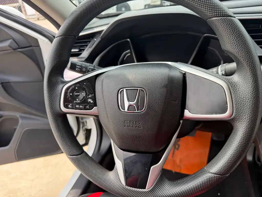 Honda Civic 2018 — фото 22