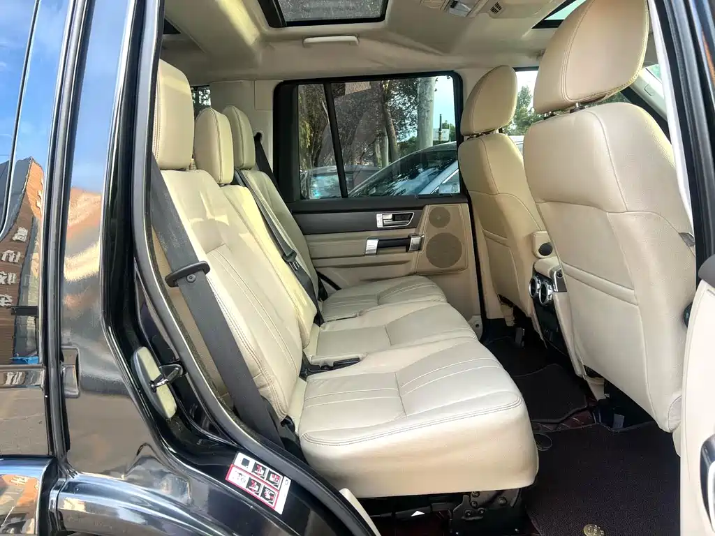 Land Rover Discovery 2016 — фото 12